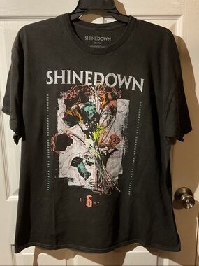 Shinedown Men's Black Short-Sleeve Graphic Band Tee